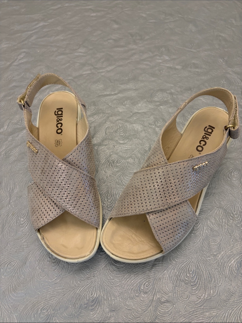 IgI&Co Taupe Crisscross Slingback Sandals